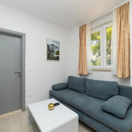 Angy דירה פלוצ'ה