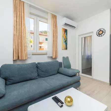 Angy アパート プロチェ