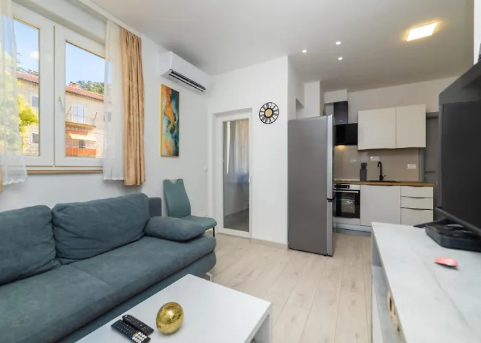 Angy * Ploce (Dubrovnik-Neretva)